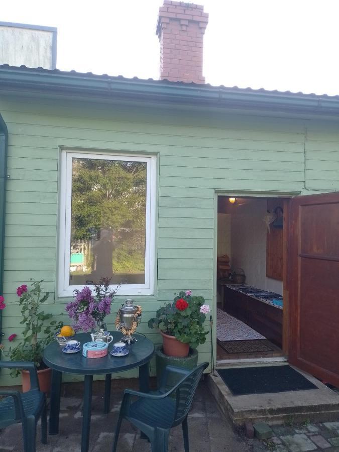House, Garden & Sauna. Free Parking. Train Stop-200 M. Sea-1 Km. Юрмала Екстер'єр фото