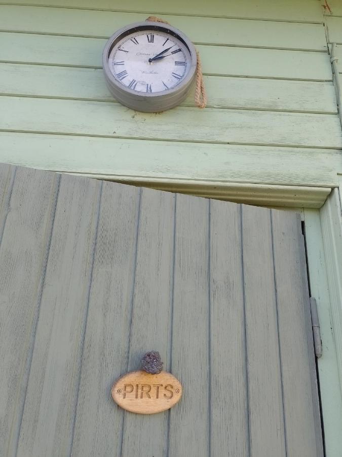 House, Garden & Sauna. Free Parking. Train Stop-200 M. Sea-1 Km. Юрмала Екстер'єр фото
