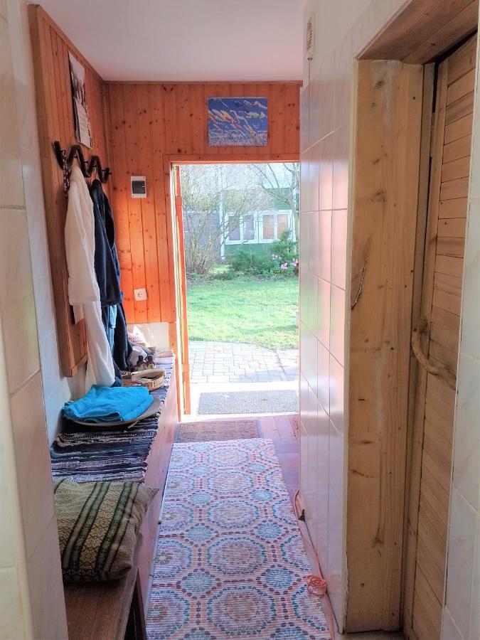 House, Garden & Sauna. Free Parking. Train Stop-200 M. Sea-1 Km. Юрмала Екстер'єр фото