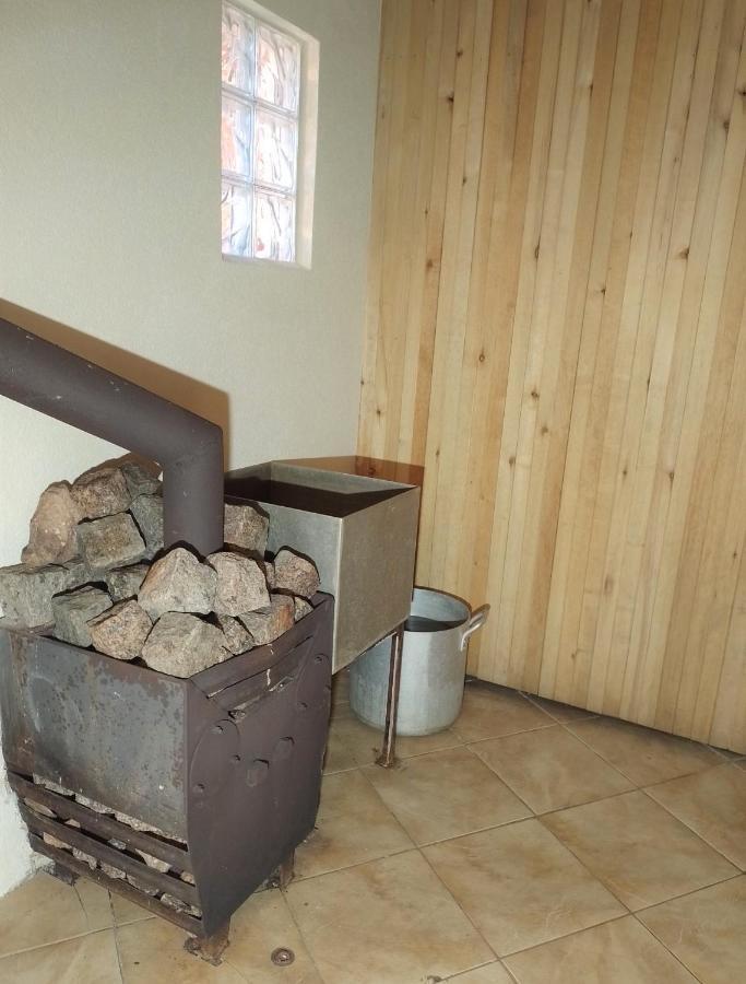 House, Garden & Sauna. Free Parking. Train Stop-200 M. Sea-1 Km. Юрмала Екстер'єр фото