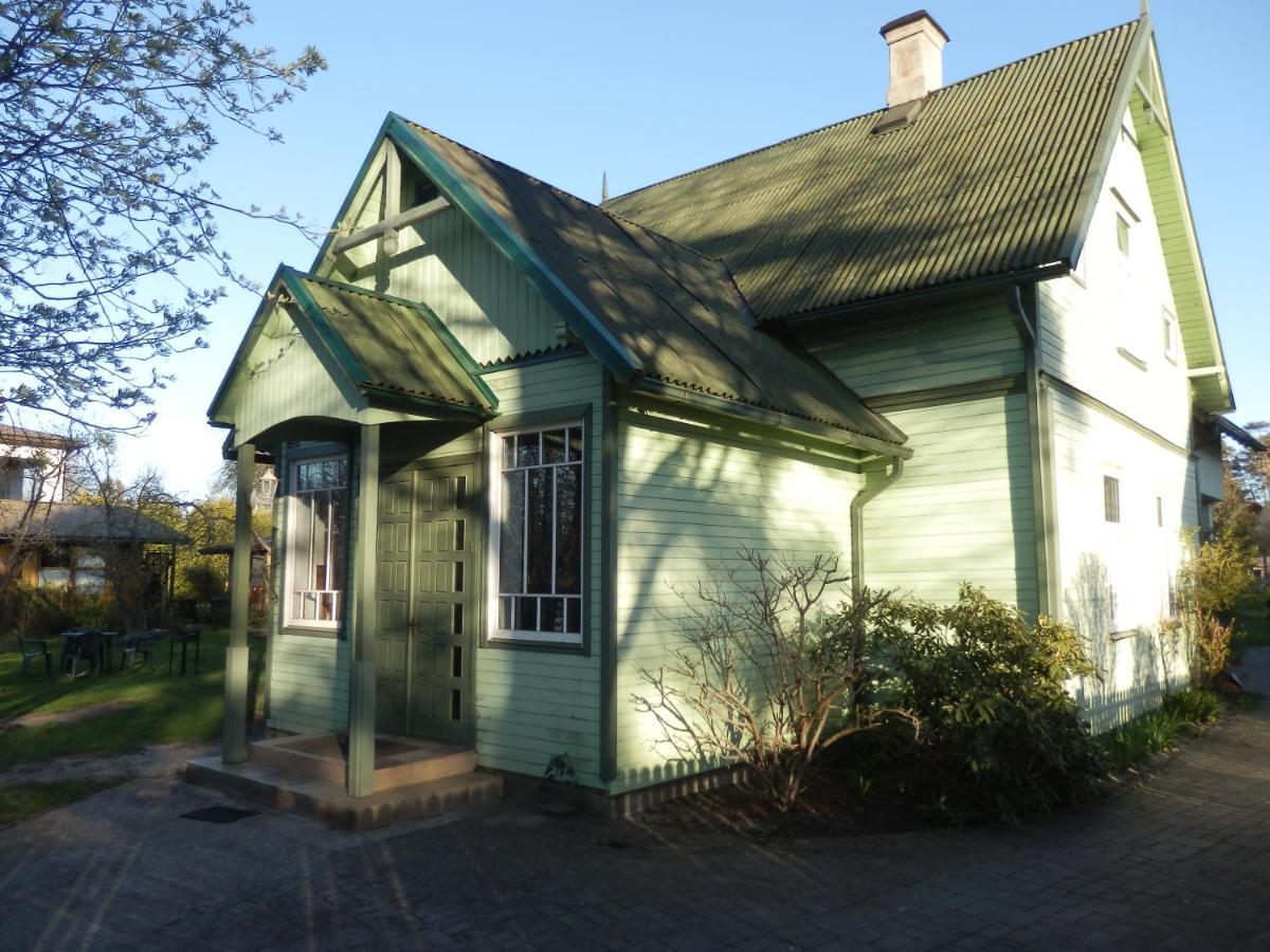 House, Garden & Sauna. Free Parking. Train Stop-200 M. Sea-1 Km. Юрмала Екстер'єр фото