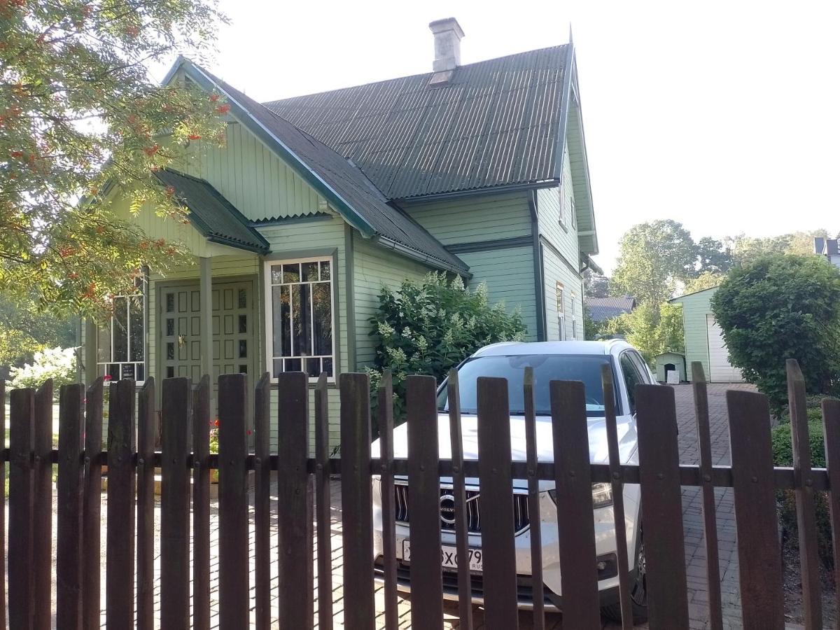 House, Garden & Sauna. Free Parking. Train Stop-200 M. Sea-1 Km. Юрмала Екстер'єр фото